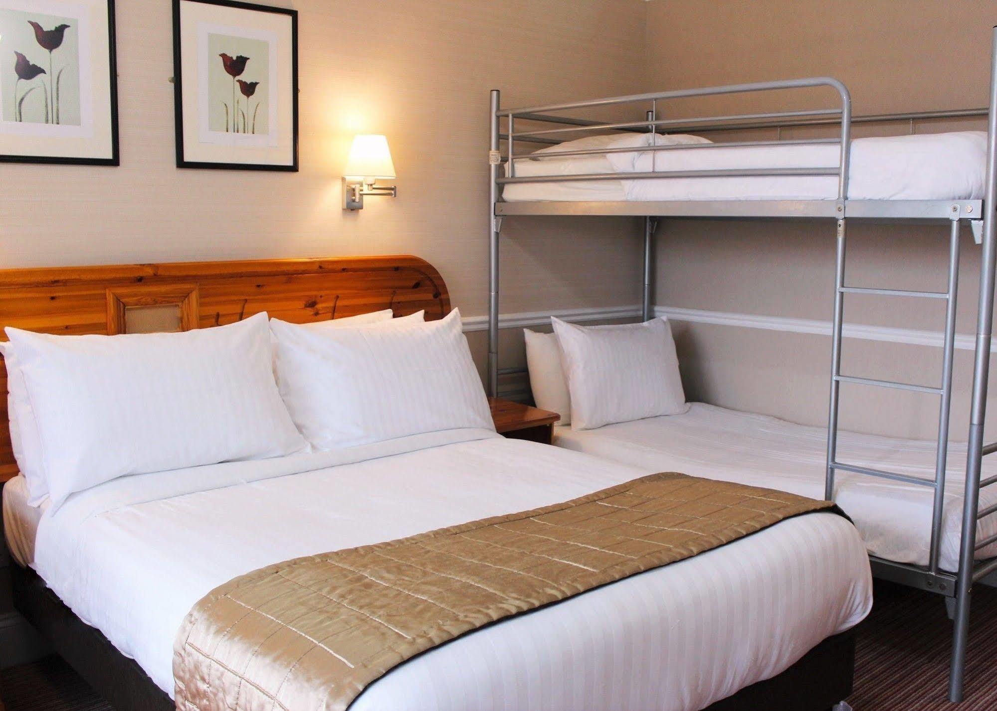 Hotel On The 3*